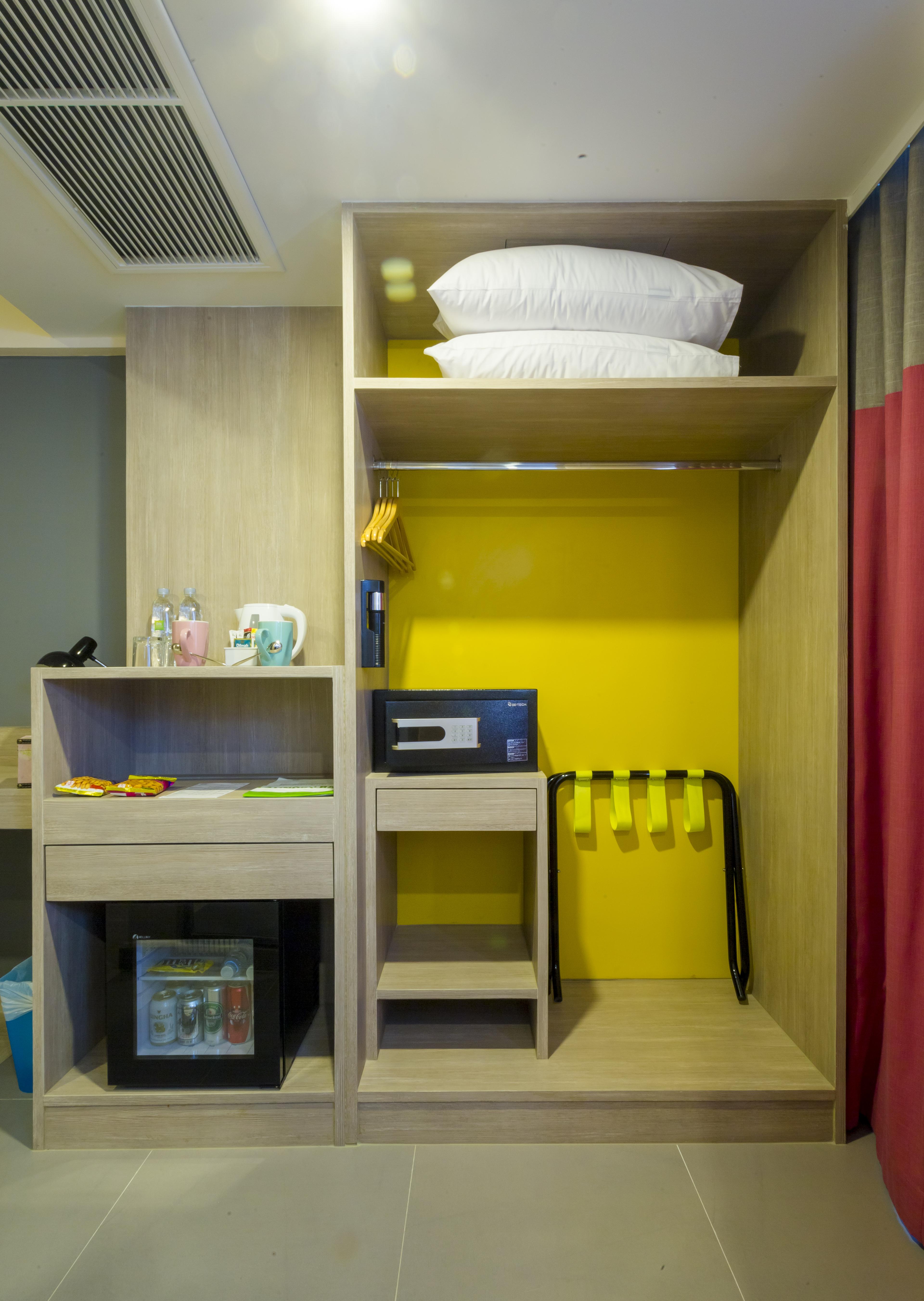 Ibis Styles Bangkok Sukhumvit 50 Hotel Exterior photo