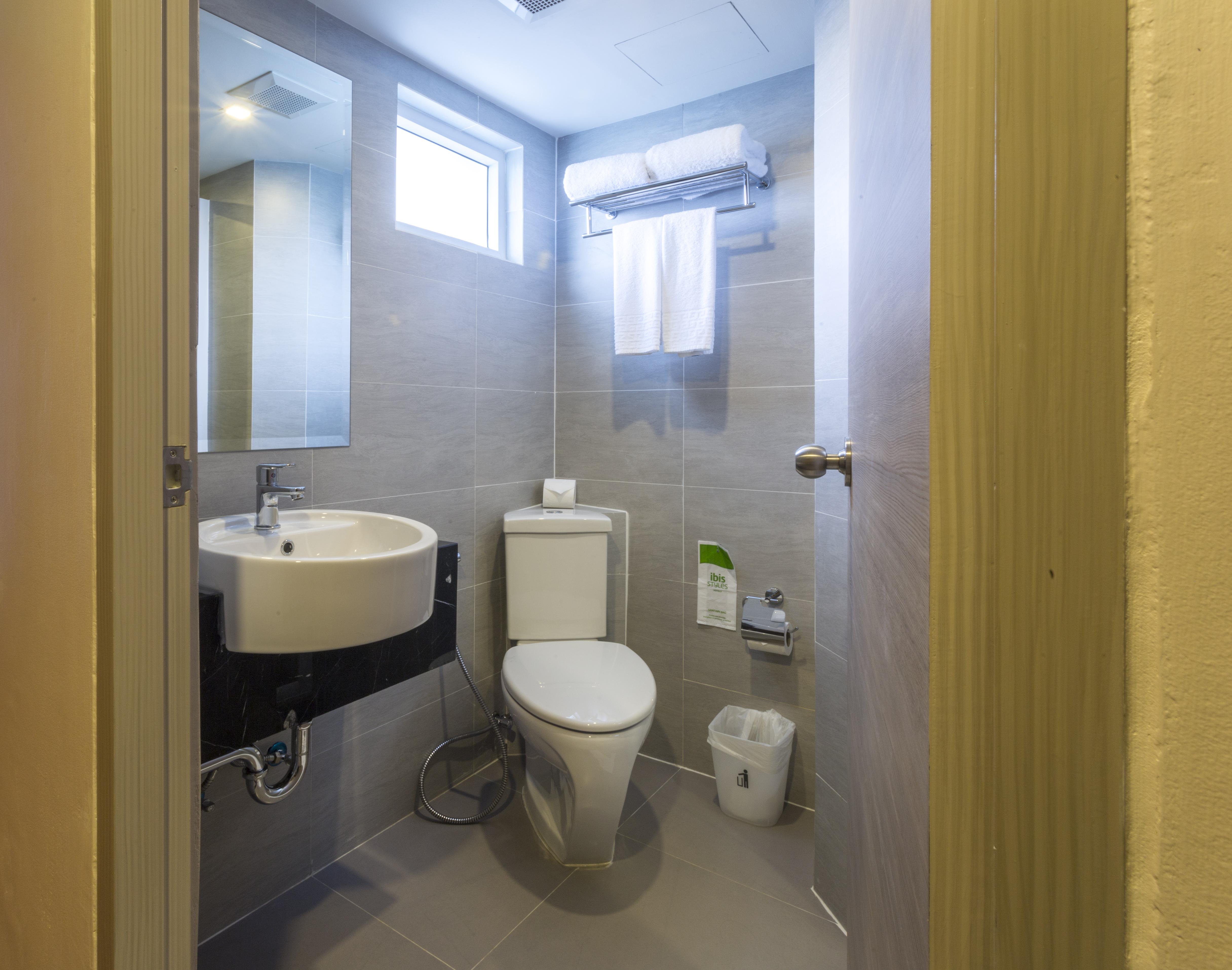Ibis Styles Bangkok Sukhumvit 50 Hotel Exterior photo