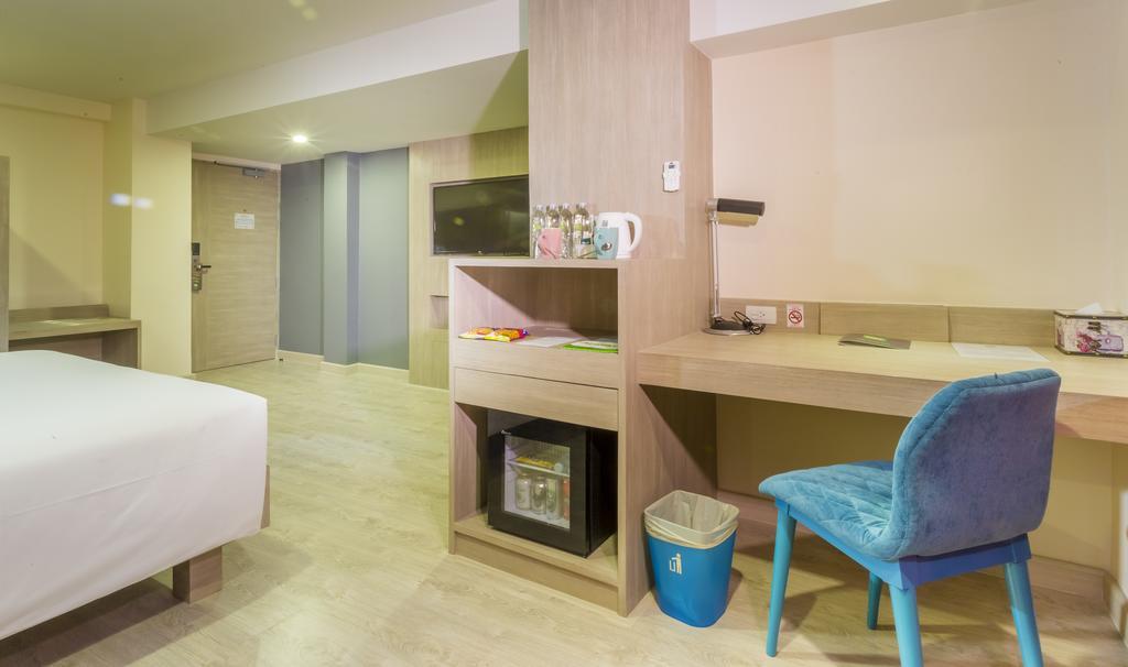 Ibis Styles Bangkok Sukhumvit 50 Hotel Exterior photo