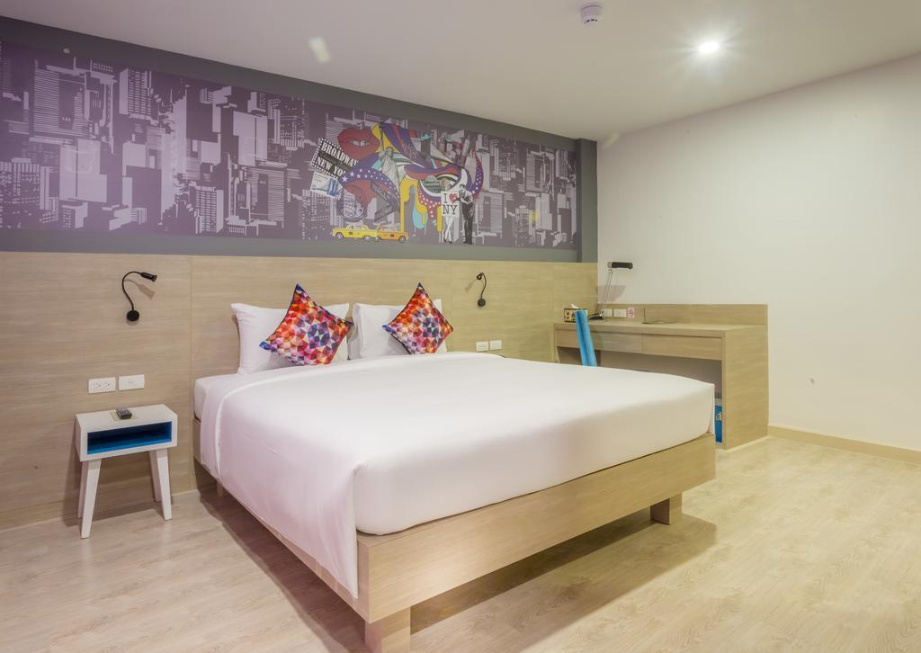 Ibis Styles Bangkok Sukhumvit 50 Hotel Exterior photo